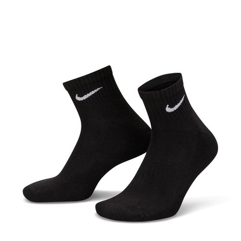 5 Nike socks